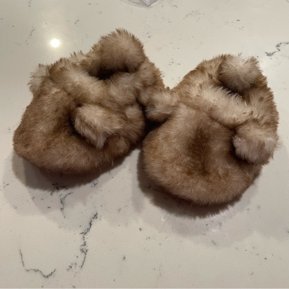 NWOT 0-3m Carters Just One You fuzzy bear slippers shoes in light brown